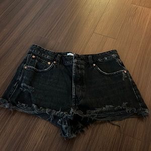 BLACK ZARA JEAN SHORTS!!! SIZE 6!